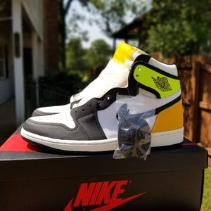 Air Jordan 1 Black-Volt